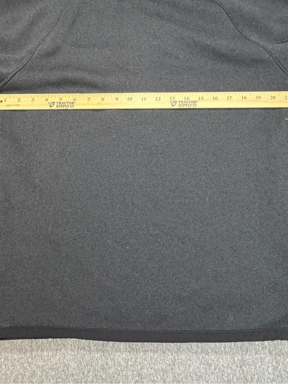 The North Face Men's Medium Black 1/4 Zip Fleece Pullover Sweatshirt